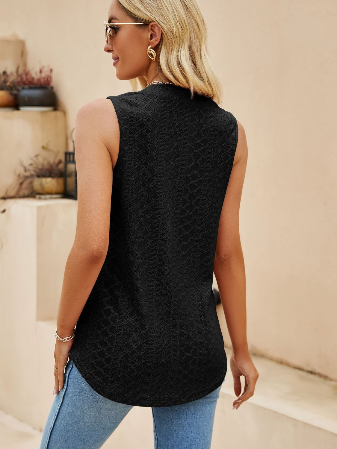 Notched Tank